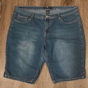 Blue Identity Denim Jean Shorts Bermuda Size 16 Jort Medium Wash Summer Mid Rise